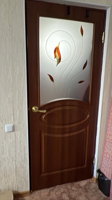 Продам двери в отличном состояний