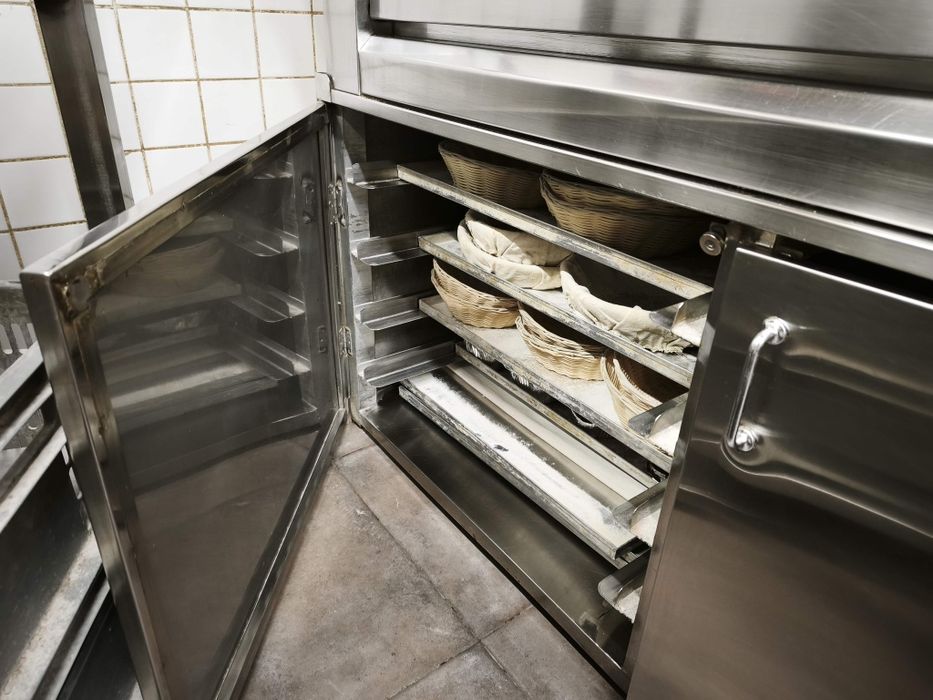 Фурна за печене на закуски, пици и хляб