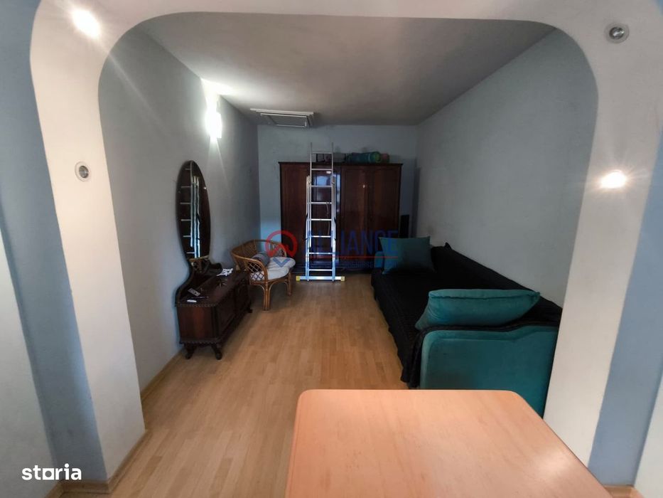 Casă 5 camere, ICIL, curte pavată, 2 parcări