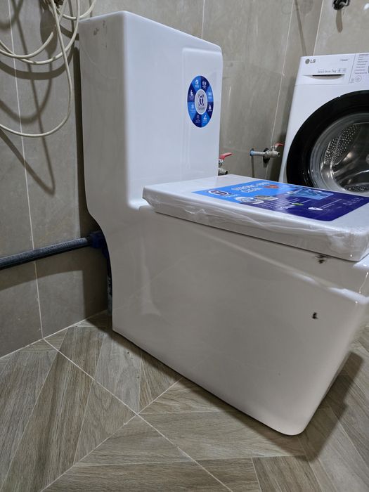 Унитаз новый, чистый