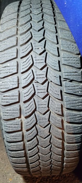 Vând 2 anvelope Debica iarna 205 55 16