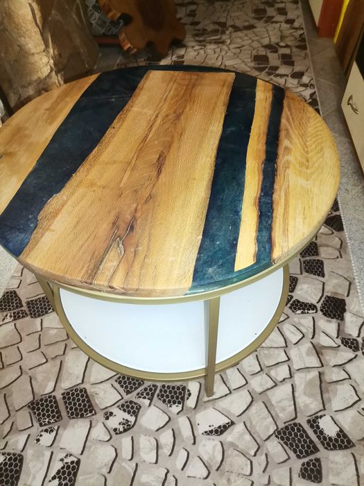 Червен дъб и епоксидна смола