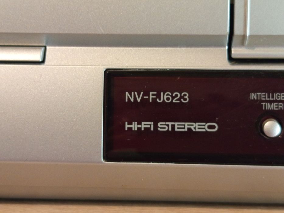 Видео "Panasonic"NV-FJ623