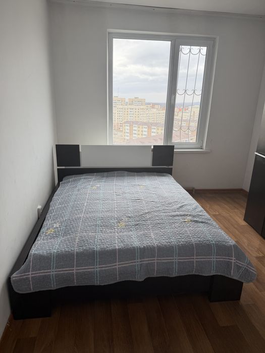 Продам спальный гарнитур