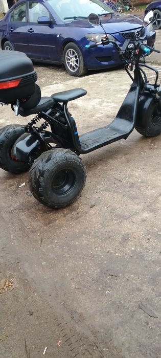 Scuter electric merge foarte bine acte în regulă trei roți chei contac