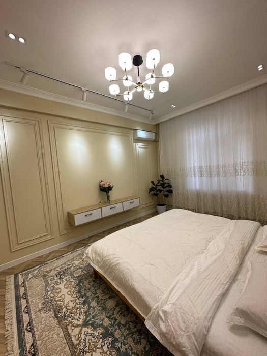 3 xonalik kvartira sotiladi. 1-etaj 92 kv lik xonadon.