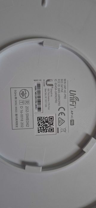 Продавам UniFi AP Pro