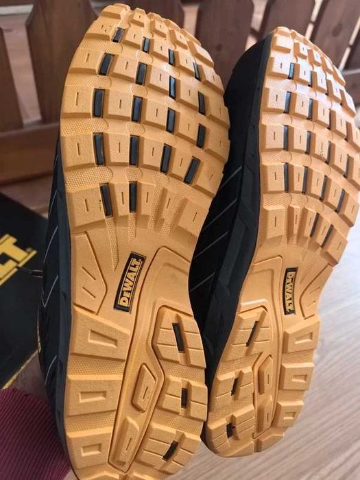 Incaltaminte protectie Dewalt nr.44 noi