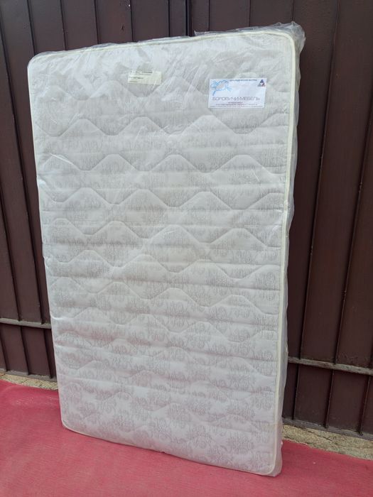 Продам отличный матрас .