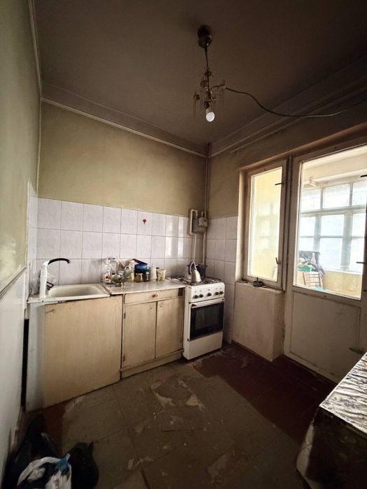 6 mikro rayon 3 xonali 86m² 4-qavat uy sotiladi