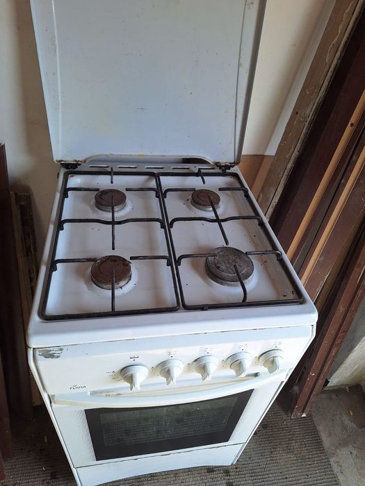 Продам газовую плиту