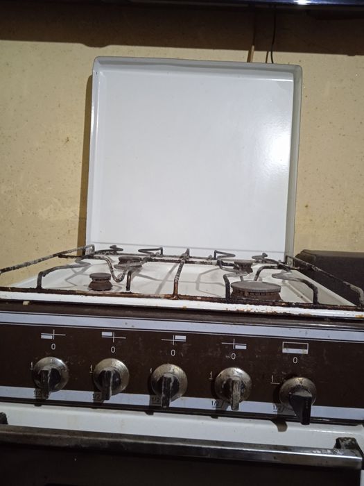 Aragaz românesc 4 ochiuri și cuptor