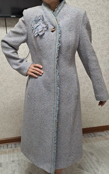 Продам пальто б/у,женские.