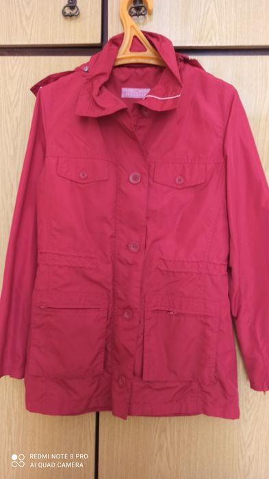Продам женскую куртку