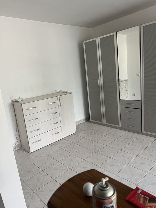 Inchiriez apartament o camera