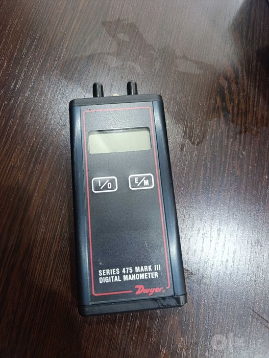Dwyer Series 475 Mark III Digital Manometer