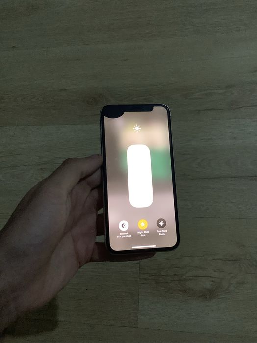 Срочно продаю iphone xs