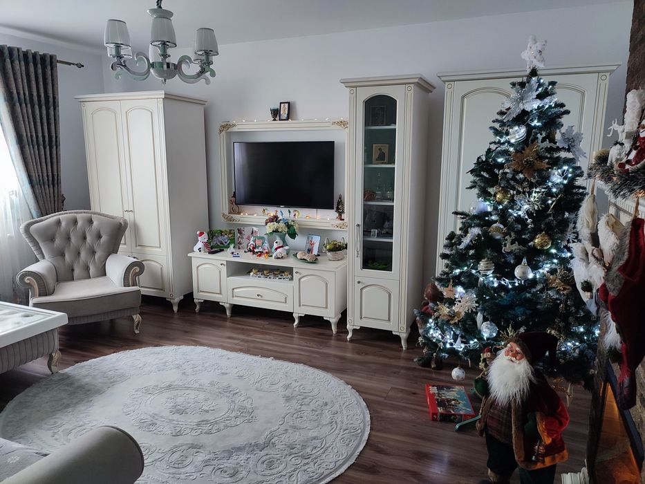 Apartament cu 3 camere decomandat