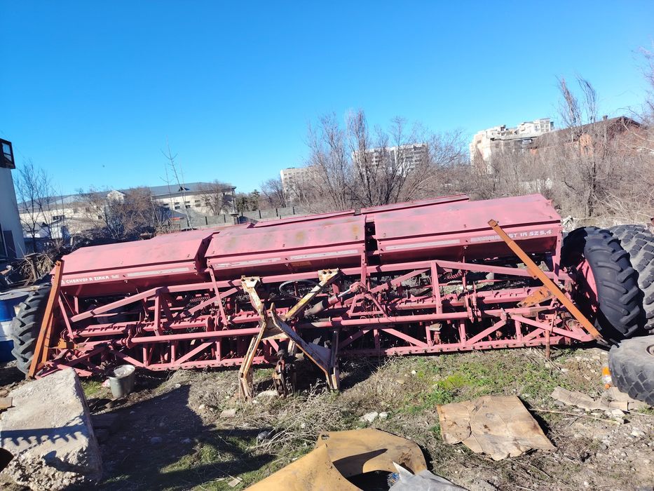 Трактор 2016 года