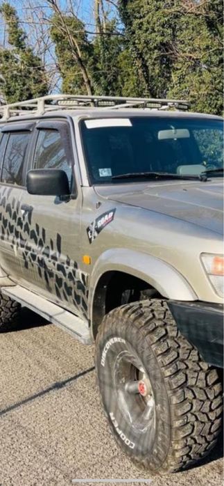 Nissan Patrol y61 modificat