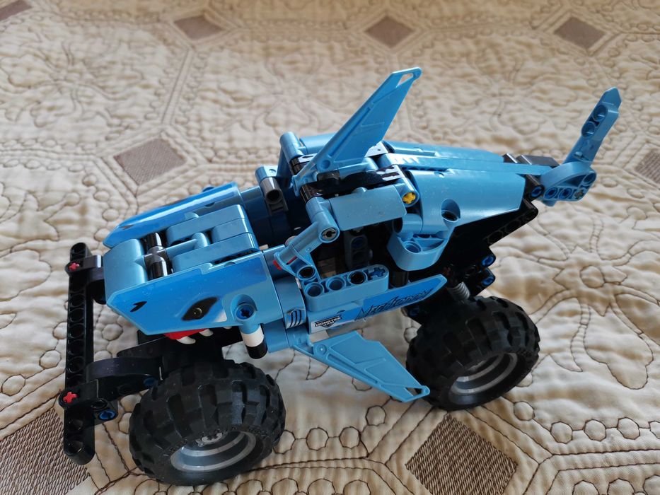 LEGO Technic Monster Jam Megalodon - 42134.