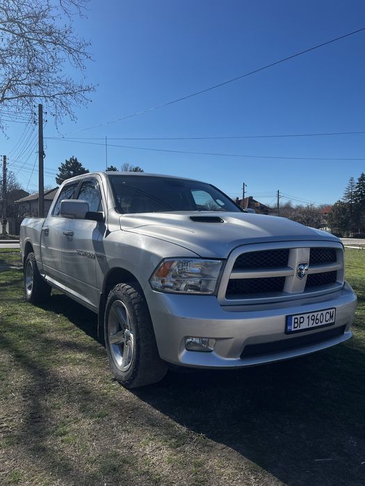 DODGE RAM 1500 HEMI 5.7 liter