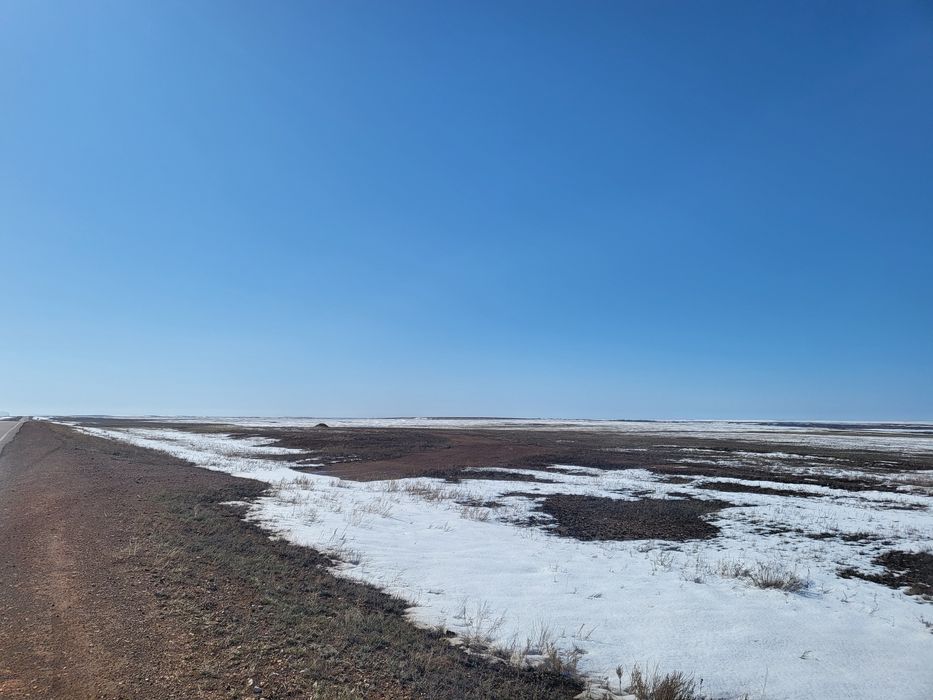 Продам участок вдоль дороги