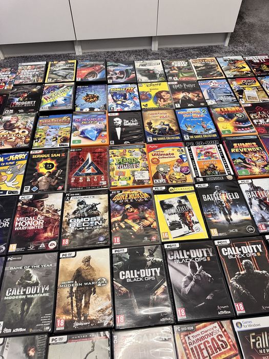 De vanzare LOT jocuri PC