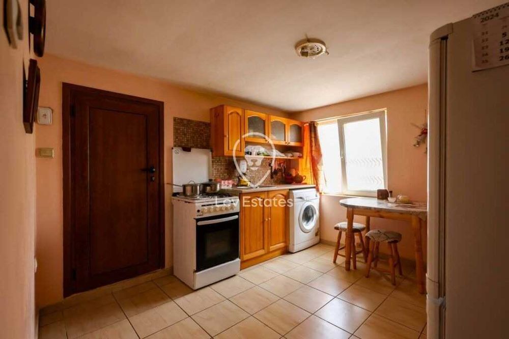 Продава се Къща в Средец - 140 кв.м за 750 €/кв.м - Снимка #2