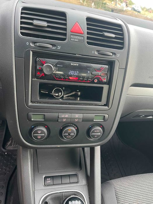 VW Golf 5 1.4 Benzina 88 Cp 2009