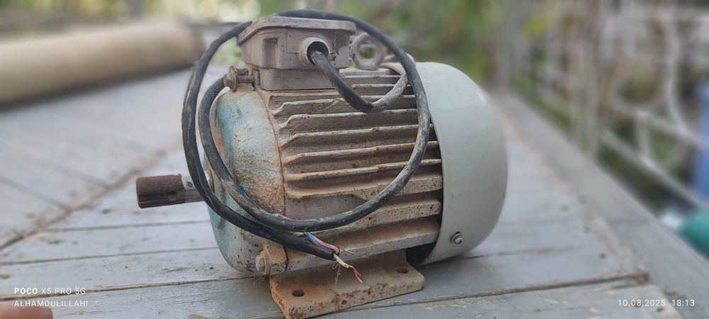 Мотор. Электродвигатель на 3 кВт с оборотом 1500 в минуту.