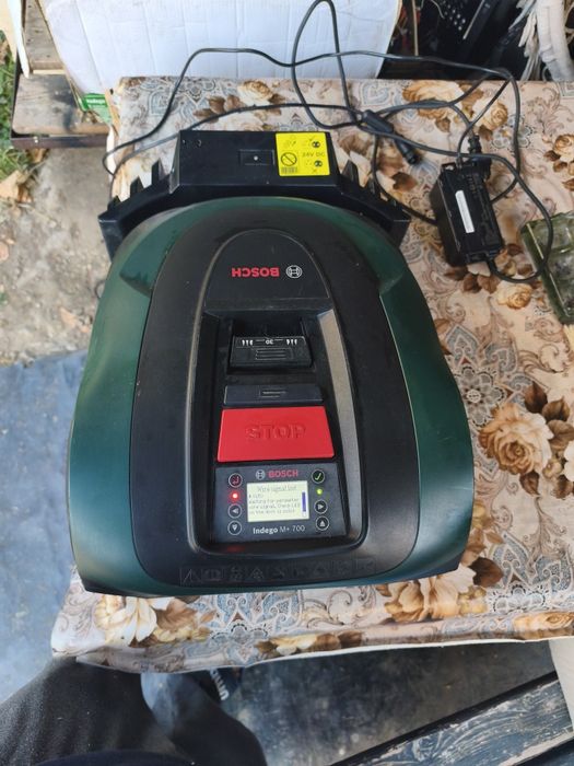 Robot iarbă Bosch Indego M+700