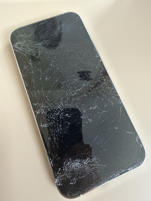 Слосанный iphone 15 pro max для запчасти