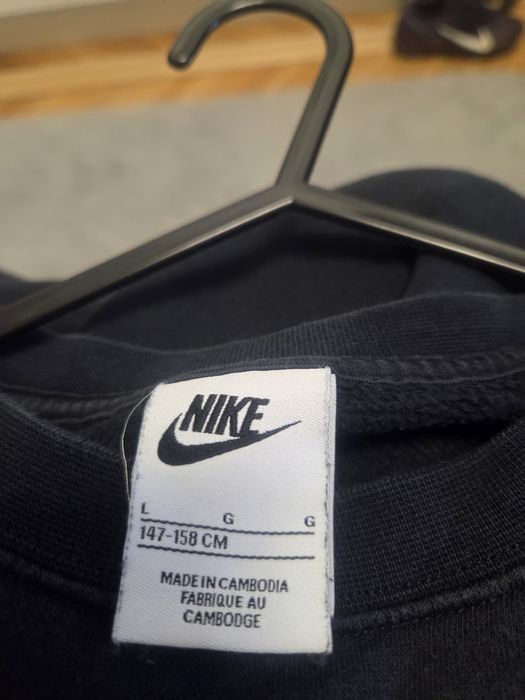 Bluza nike mărimea L 146-158 CM
