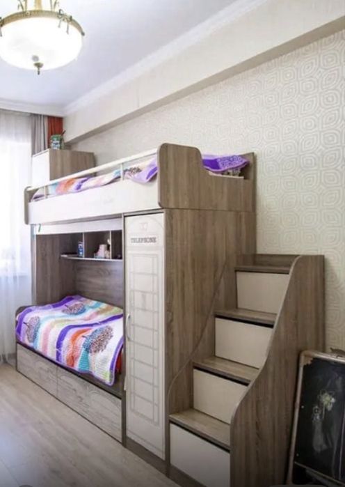 Мебель б/у +парта ,