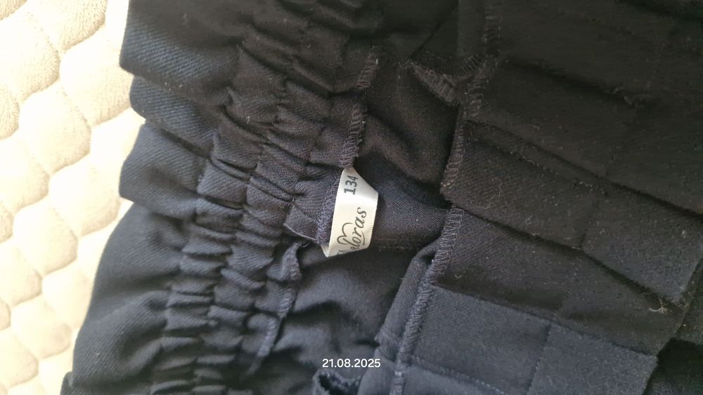 Продам брюки школьные на девочку