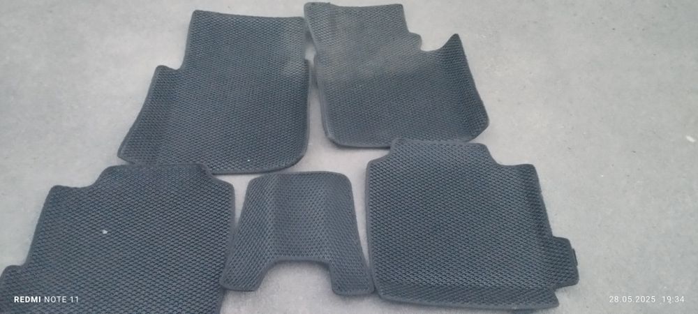 Автомобильные коврики 3D