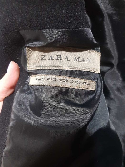 Черно вълнено палто Zara