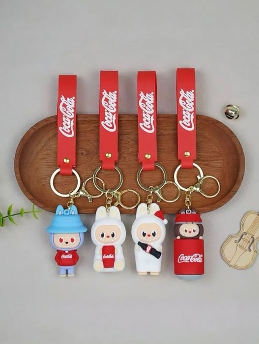 Лабубу Ключодържател Labubu Coca Cola, Лабубу Кока Кола