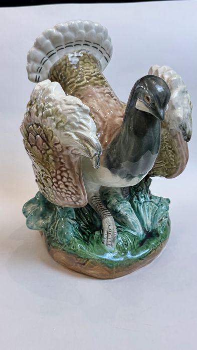 Фарфоровая статуэтка