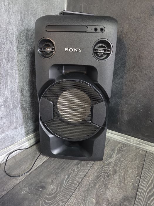 Box sony , merge doar la priza.