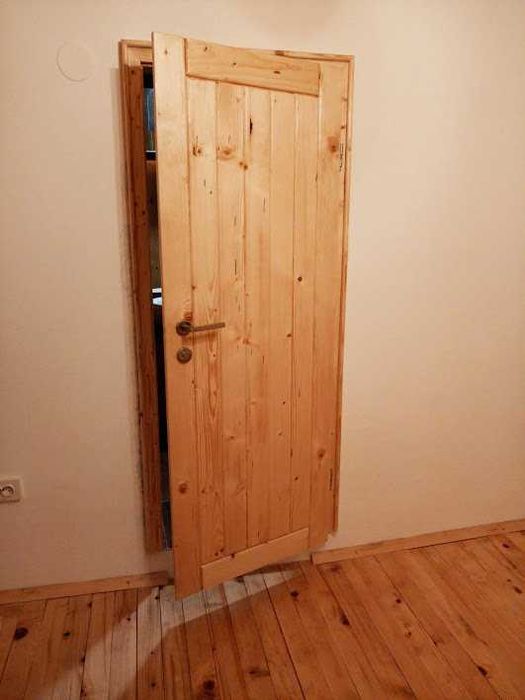 Дървени врати и порти