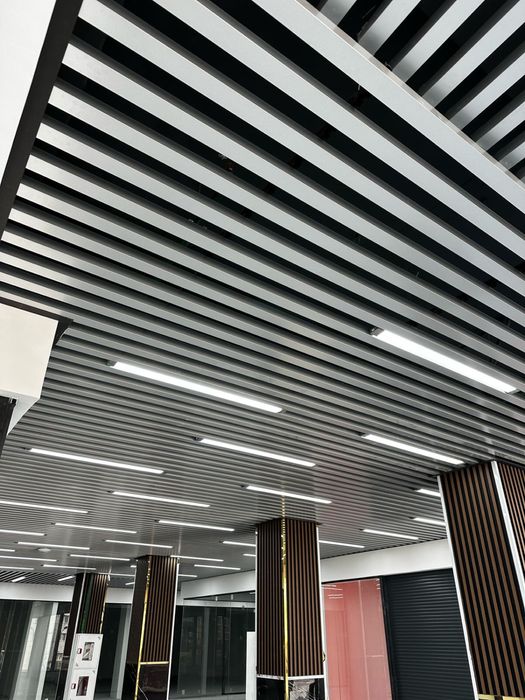 Кубообразный реечный потолок