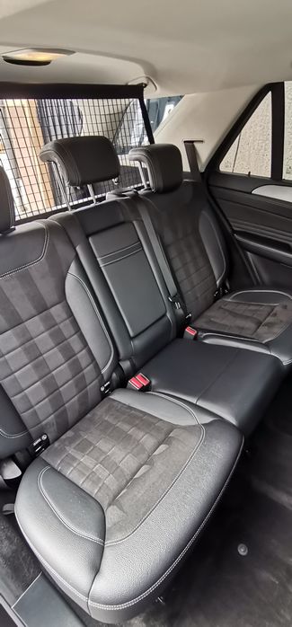 Curat și igienizez tapițerii auto