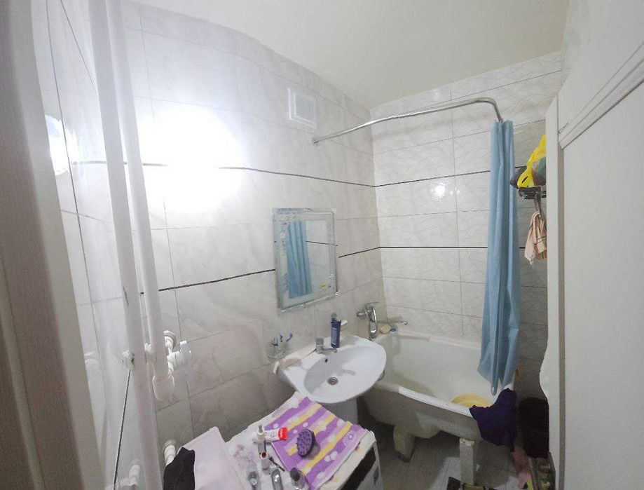 Продаётся Чиланзар 9 квартал, Ор-р Райхон кафе 2-комнатная квартира