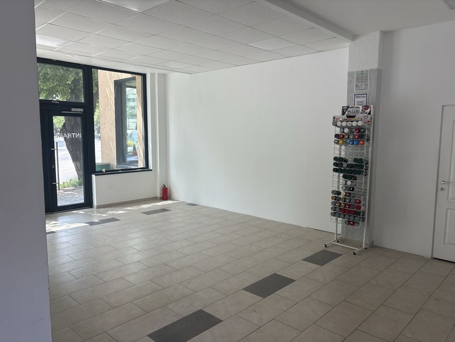 Spatiu comercial 60 Mp la soseaua principala Pascani