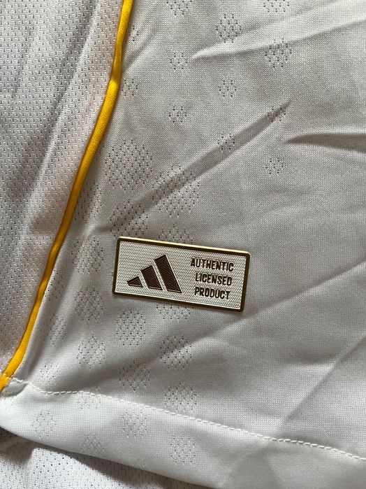 Оригинални футболни екипи: Реал Мадрид, Барселона, Арсенал, ПСЖ