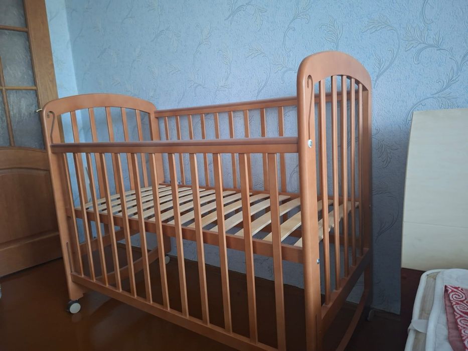 Продам детскую кроватку новая 45000
