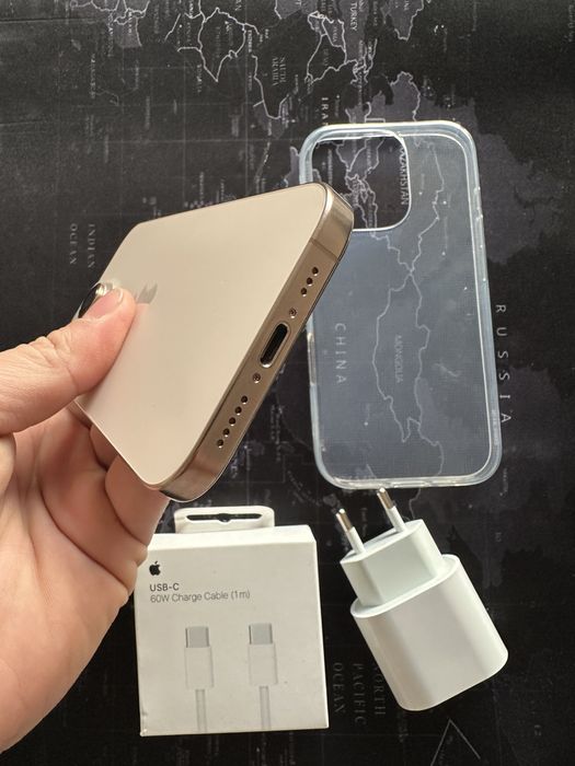 iPhone 16 Pro Gold, 94% baterie, in garantie