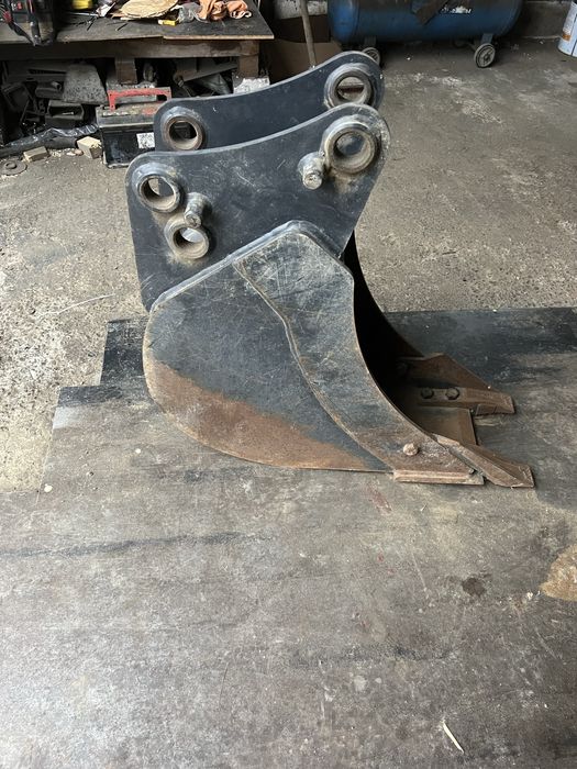 Cupa buldoexcavator komatsu graifer cu cap rotativ